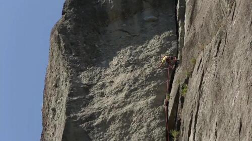 CLIMBERS IN METEORA 